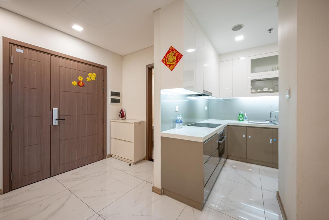 - Landmark 81 Tower Apartment